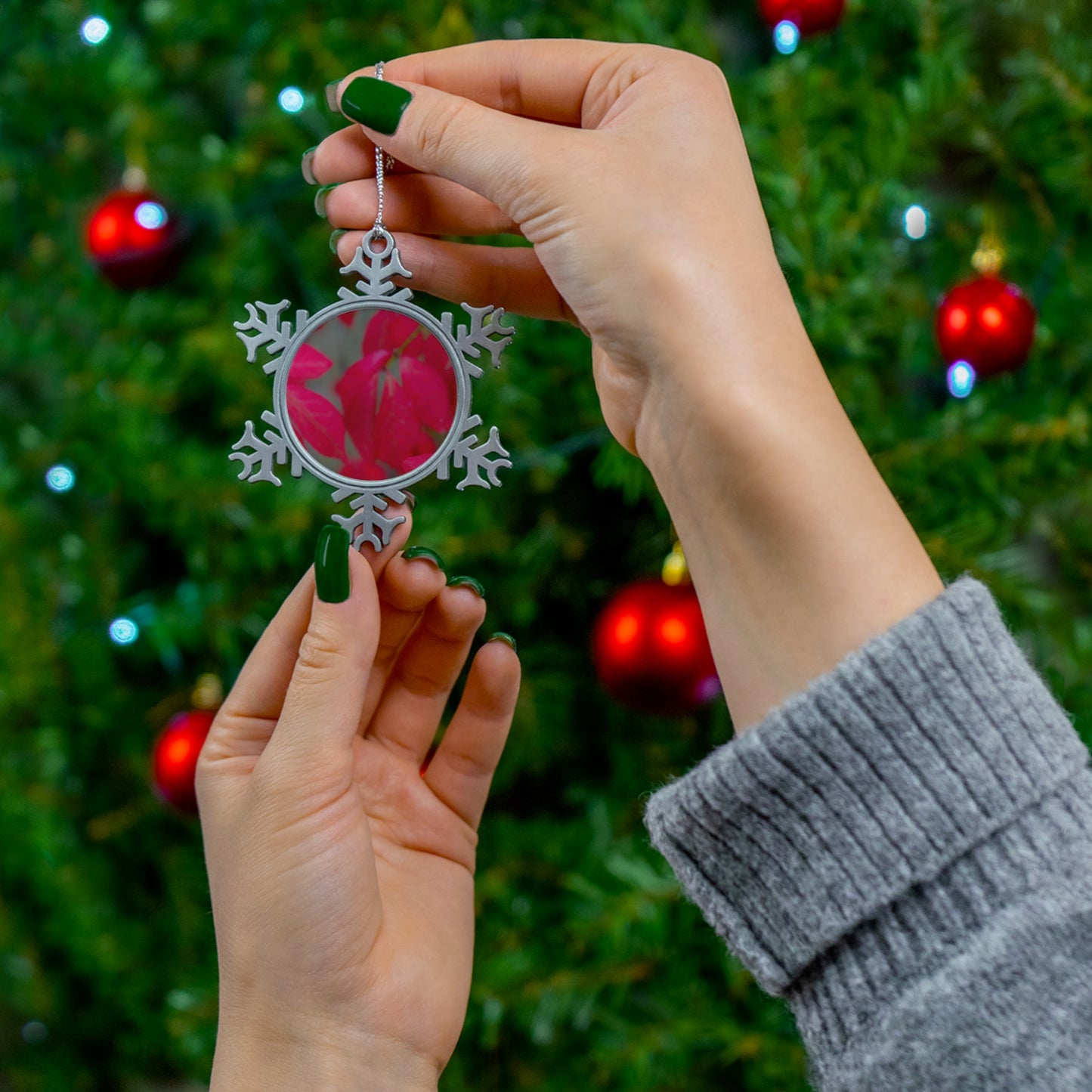 Beautifully Serene Pewter Snowflake Ornament Unique High-quality Pewter Ornaments with Picture